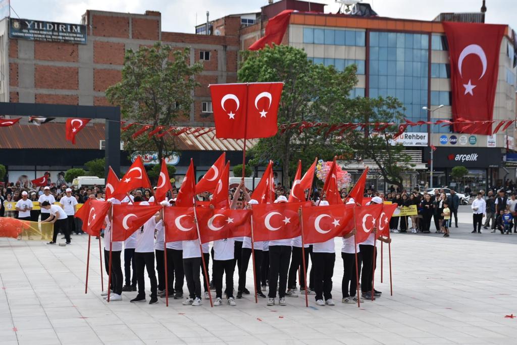 19 Mayıs Atatürk’ü Anma Gençlik ve Spor Bayramı İlçemizde Coşkuyla Kutlandı.