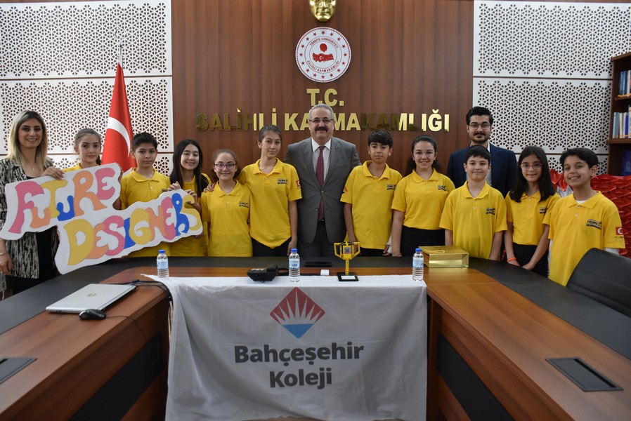 Kaymakam SAĞLAM, Robotik Kodlama Alanında Şampiyon Öğrencilerimizi Ağırladı.